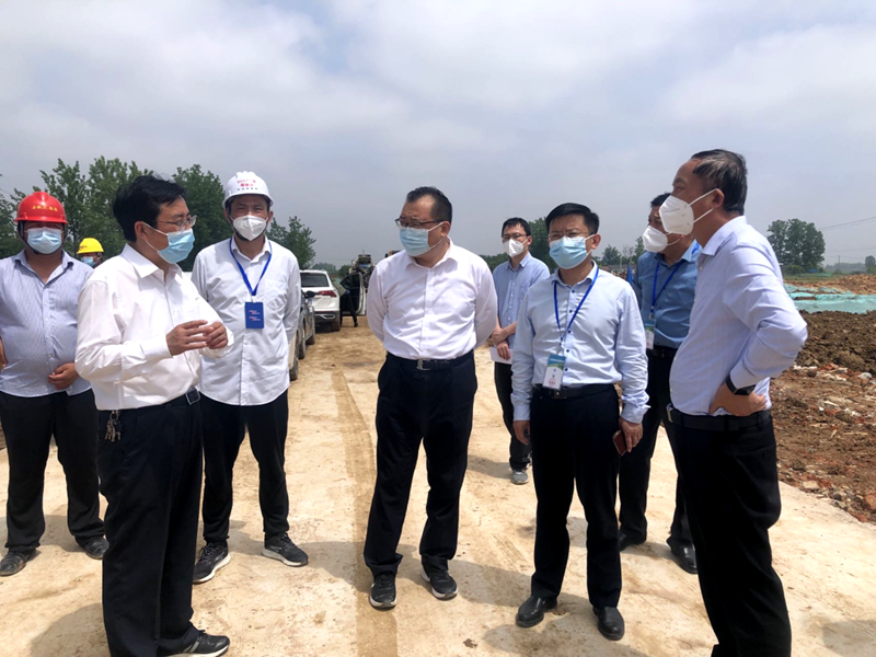 六安市委常委、常務副市長劉洪潔赴G237項目督導疫情防控及復工復產(chǎn)