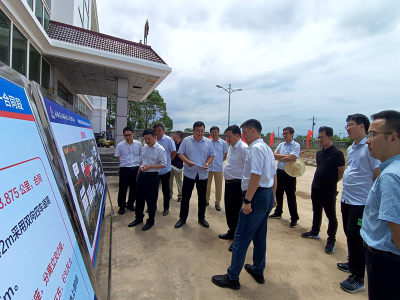 省鐵投公司副總經(jīng)理、蕪銅公路公司、皖江公司董事長劉允超一行到銅商高速項目調(diào)研指導(dǎo)工作1