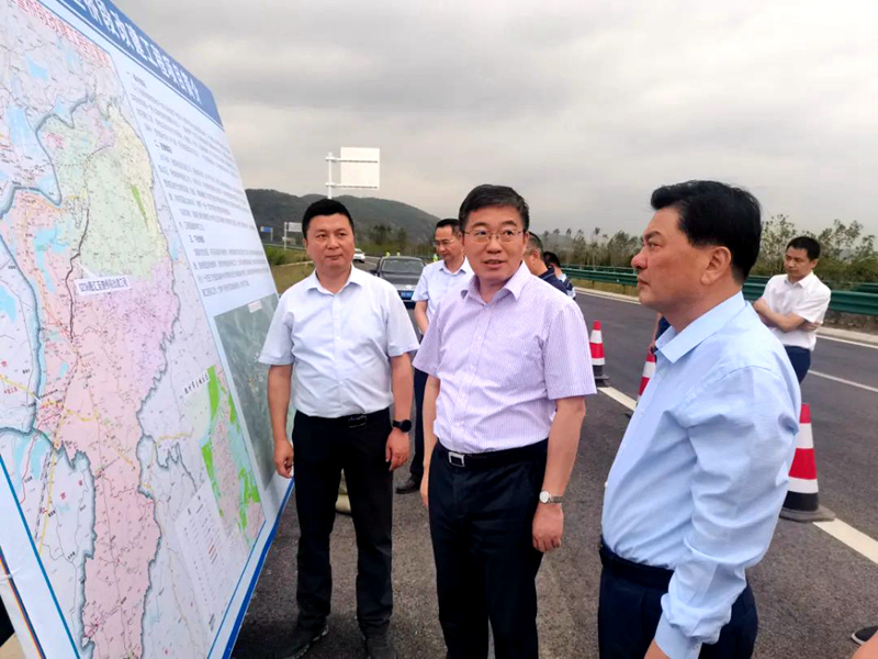 池州市委副書(shū)記、市長(zhǎng)朱浩東到G318池殷改建01標(biāo)督導(dǎo)檢查