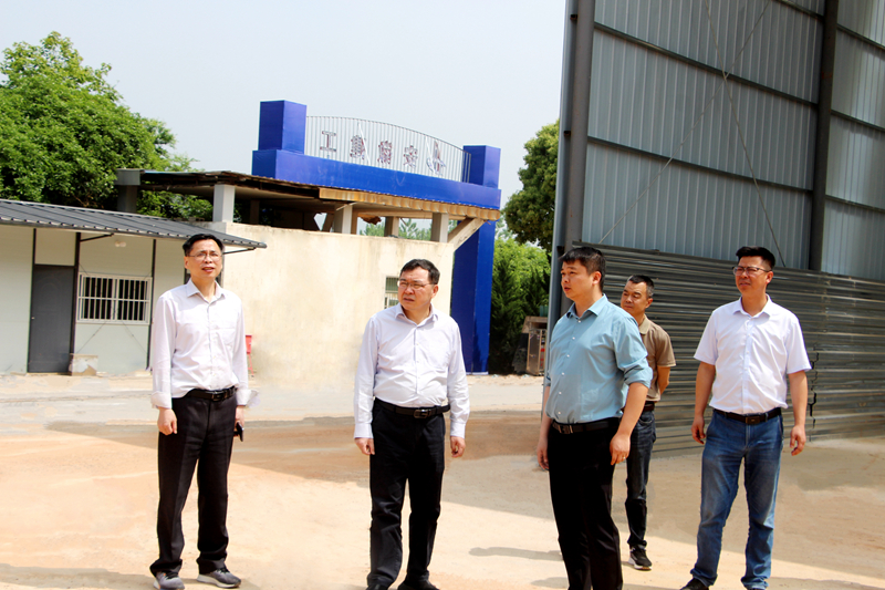 安徽省公路管理服務中心黨委委員、副主任尹平到G236項目02標督導檢查